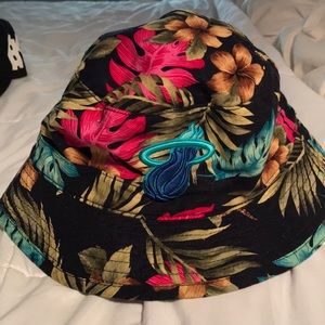 Bucket hat